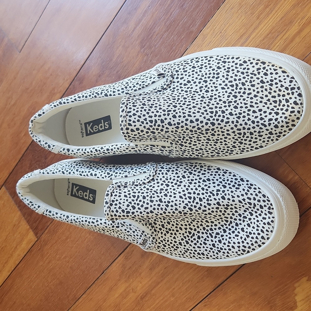 Keds Slip-On Sneakers in White with Black Print 9.5